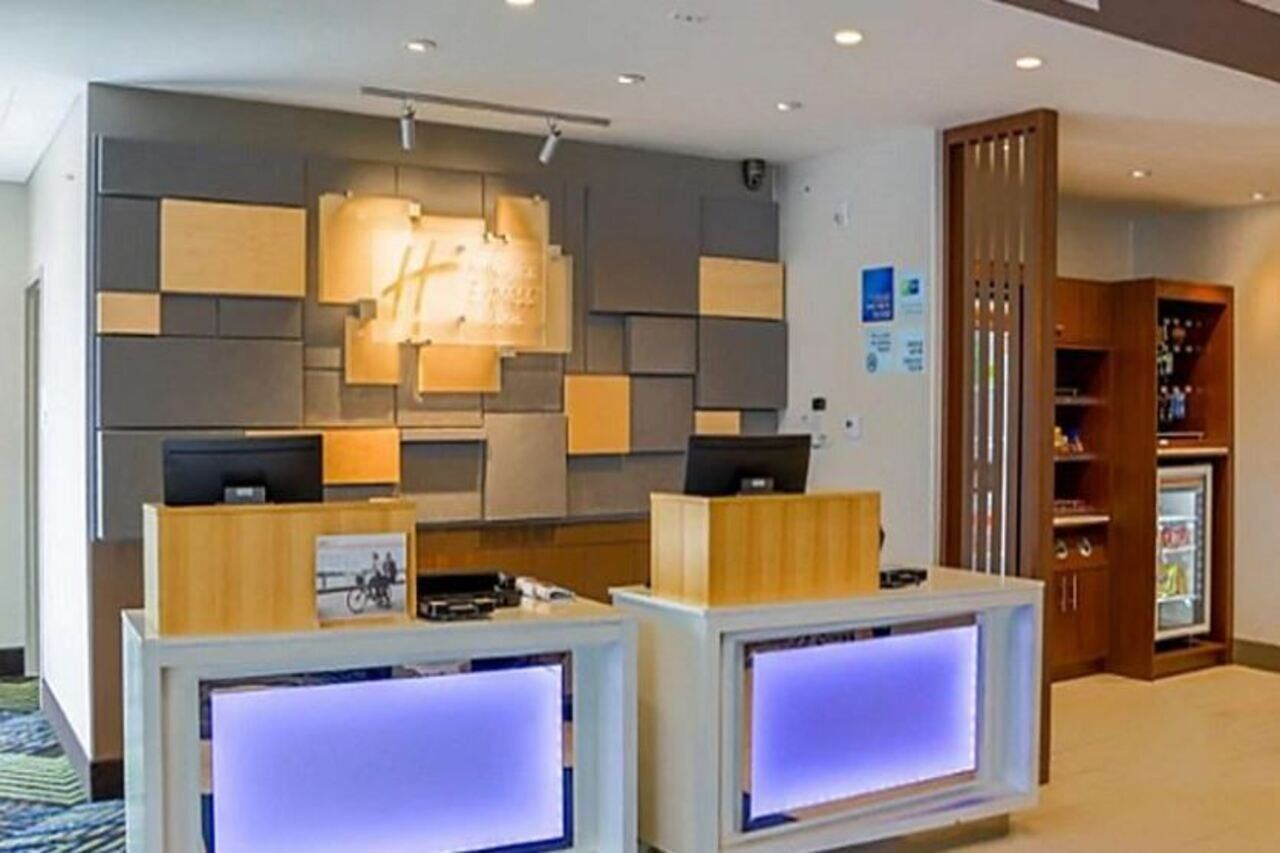 底特律北罗斯维尔智选假日套房酒店 外观 照片
